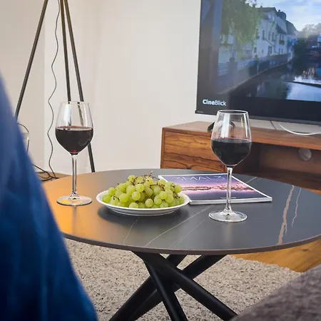 Modernes Nahe Weinbergen & In Guter Lage - Better